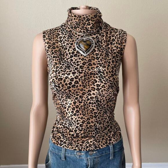 Susan Lawrence Tops - Vintage leopard print sleeveless top